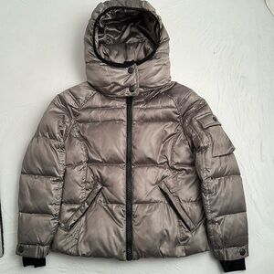 S13 NYC silver and black trim feather down detachable hood fitted puffer coat